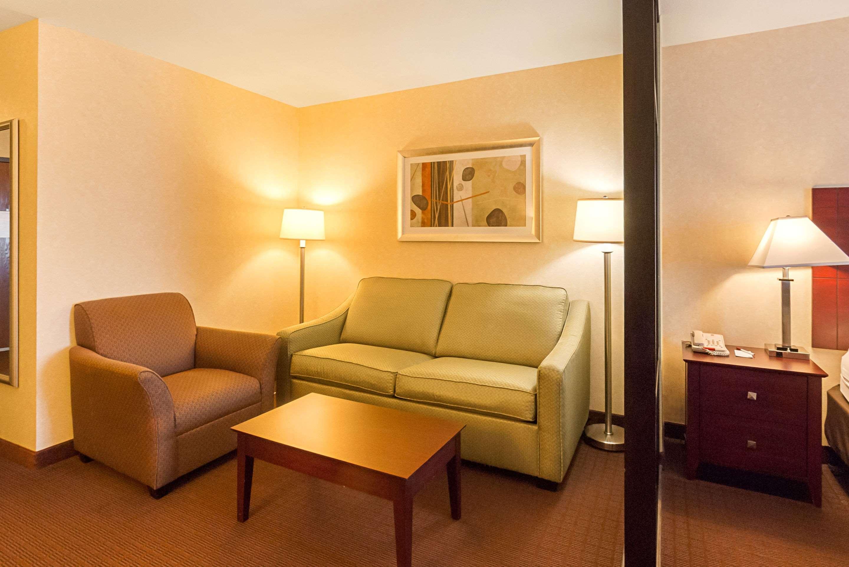 Comfort Suites Manhattan Exterior foto
